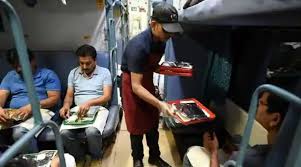 Train : Train Hua late to milega khana free || भारतीय रेल ने किया नया एलन अगर ट्रैन हुयी लेट तो मिलेगा खाना फ्री